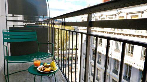 OKKO Hotels Lyon Centre near Les Halles de Lyon Paul Bocuse OKKO Hotels Lyon Centre near Les Halles de Lyon Paul Bocuse