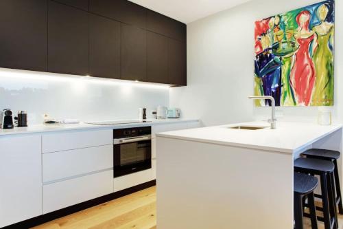 廚房, Gorgeous Home with Catalina Bay Views and Carpark in 賀生維爾 廚房, Gorgeous Home with Catalina Bay Views and Carpark in 賀生維爾