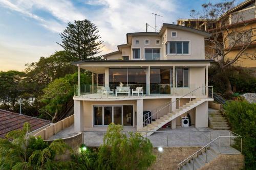 Waterfront Studio Room for Four - Breathtaking Coastal Escape at Caringbah South in Sutherland Shire Waterfront Studio Room for Four - Breathtaking Coastal Escape at Caringbah South in Sutherland Shire