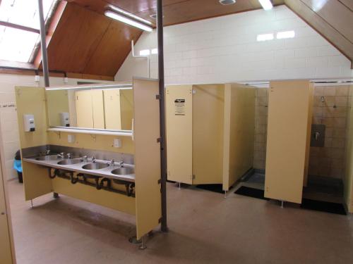 Shower, Dunedin Holiday Park & Motels near St Kilda and St Clair Beaches Shower, Dunedin Holiday Park & Motels near St Kilda and St Clair Beaches