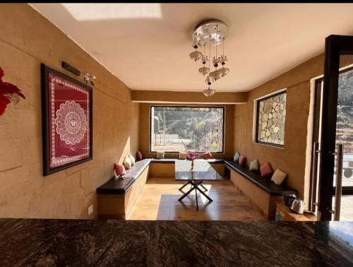 Empfangshalle, Daaruka vane eco resort in Almora Empfangshalle, Daaruka vane eco resort in Almora