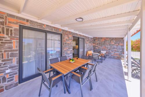 Villa Lale with Private Pool, Sleeps 6 in Gokceoren Villa Lale with Private Pool, Sleeps 6 in Gokceoren