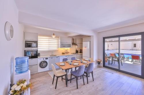 Villa Lale with Private Pool, Sleeps 6 in Gokceoren Villa Lale with Private Pool, Sleeps 6 in Gokceoren