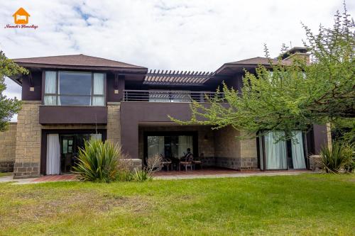 Savannah House, 5br Villa located in Ol Pejeta Wildlife Conservancy in 那纽基 Savannah House, 5br Villa located in Ol Pejeta Wildlife Conservancy in 那纽基
