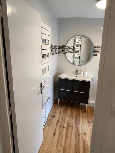Cozy 2-room bohemian # Charente garage & wifi # in Chateaubernard Cozy 2-room bohemian # Charente garage & wifi # in Chateaubernard