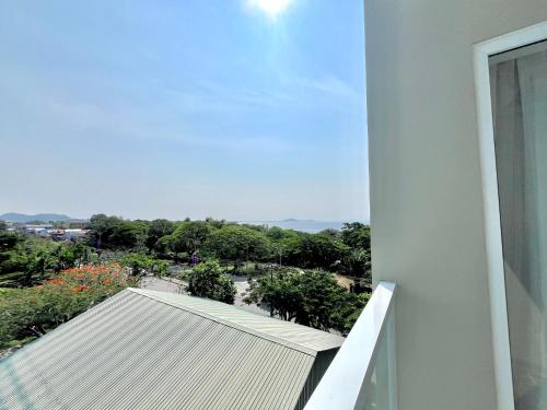 バルコニー/テラス, Kep Sea View Hotel & Sky Bar in ケップ バルコニー/テラス, Kep Sea View Hotel & Sky Bar in ケップ