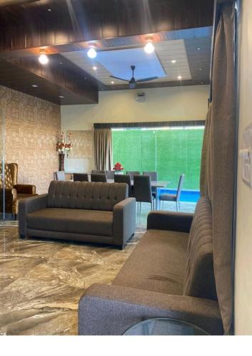 5bhk pvt POOL/TURF near Karla Caves 5bhk pvt POOL/TURF near Karla Caves
