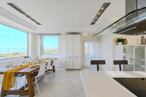 Infinity Villa with Pool, BBQ and Ping-Pong Table, 2km from the beach in Nikiforos Fokas Infinity Villa with Pool, BBQ and Ping-Pong Table, 2km from the beach in Nikiforos Fokas