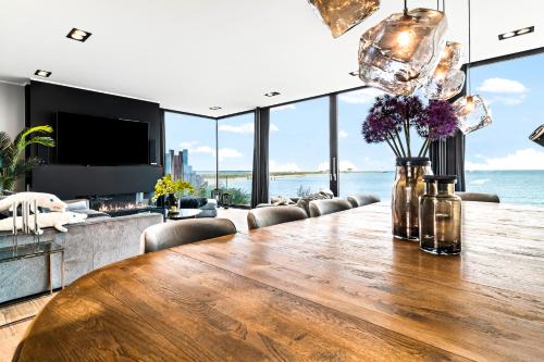 Guestroom, Spimoev - Neues Designapartment mit Panoramablick auf Ostsee und Strand in Olpenitz Guestroom, Spimoev - Neues Designapartment mit Panoramablick auf Ostsee und Strand in Olpenitz