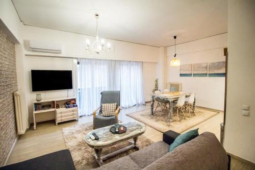 Stylish apt in Athens center