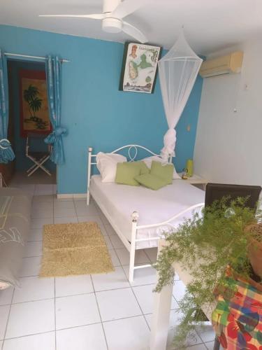 Studio charmant au Moule avec jardin de 35 m² et barbecue in Le Moule Studio charmant au Moule avec jardin de 35 m² et barbecue in Le Moule