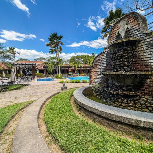 Hotel Hacienda Gualiqueme in צ'ולוטקה Hotel Hacienda Gualiqueme in צ'ולוטקה