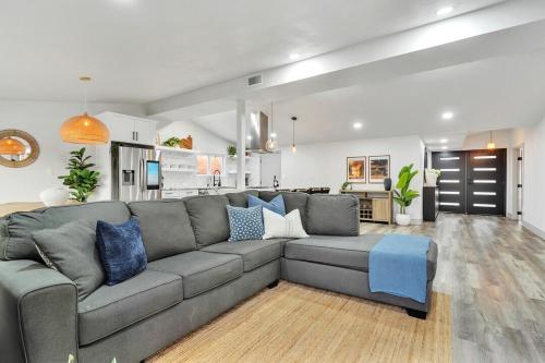 Luxe Home w Pool & Firepit, Bachelorette Friendly in Serra Mesa Luxe Home w Pool & Firepit, Bachelorette Friendly in Serra Mesa