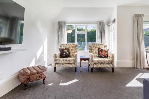 Közös társalgó / TV, Grand 5-Bedroom Villa in Fendalton in Fendalton Közös társalgó / TV, Grand 5-Bedroom Villa in Fendalton in Fendalton