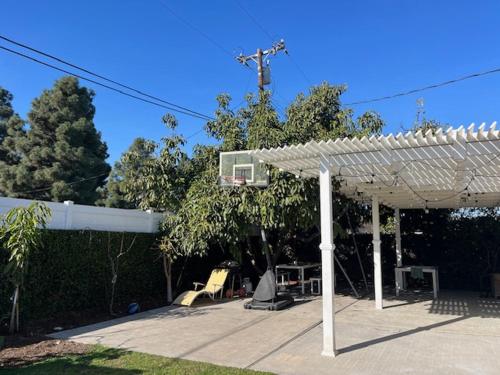 Costa Mesa Homestay - Private Rooms with 2 Shared Baths and Hosts Onsite in Halecrest Costa Mesa Homestay - Private Rooms with 2 Shared Baths and Hosts Onsite in Halecrest