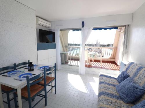 Studio Cabine avec Climatisation et Parking au Port, Proche Restaurants - FR-1-307-280 in Ле Гро дю Роа Studio Cabine avec Climatisation et Parking au Port, Proche Restaurants - FR-1-307-280 in Ле Гро дю Роа