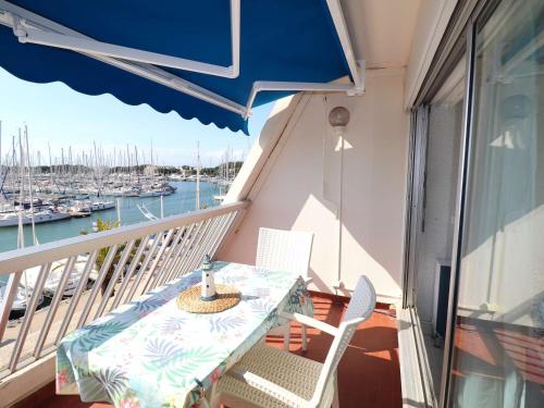 Studio Cabine avec Climatisation et Parking au Port, Proche Restaurants - FR-1-307-280 in Ле Гро дю Роа Studio Cabine avec Climatisation et Parking au Port, Proche Restaurants - FR-1-307-280 in Ле Гро дю Роа