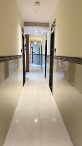 Facilities, Hotel Ashraya International in Andheri West Facilities, Hotel Ashraya International in Andheri West