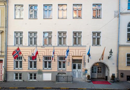 Entrance, Three Crowns Residents in Tallinn Old Town Entrance, Three Crowns Residents in Tallinn Old Town