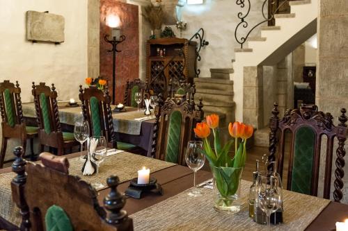 Restaurant, Three Crowns Residents in Tallinn Old Town Restaurant, Three Crowns Residents in Tallinn Old Town