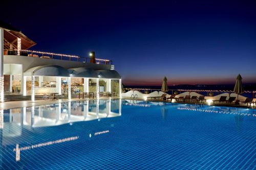 مسبح, منتجع وسبا ديكويللا هيركاتيا (Dickwella Resort & Spa Hiriketiya) in Tangalle مسبح, منتجع وسبا ديكويللا هيركاتيا (Dickwella Resort & Spa Hiriketiya) in Tangalle