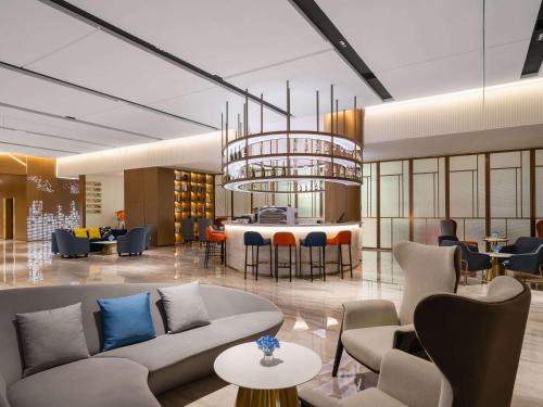 Bar/lounge, Novotel Guangzhou Baiyun Airport in Baiyun International Airport Area Bar/lounge, Novotel Guangzhou Baiyun Airport in Baiyun International Airport Area
