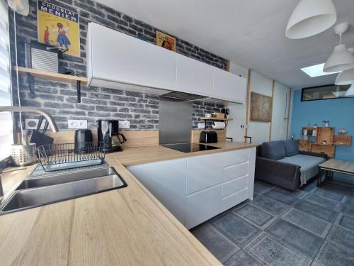 Konyha, GAEDREHOME in Thouare Sur Loire Konyha, GAEDREHOME in Thouare Sur Loire