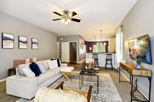 Basketball Court, Pickleball, Karaoke, 6 Beds in Richfield Basketball Court, Pickleball, Karaoke, 6 Beds in Richfield