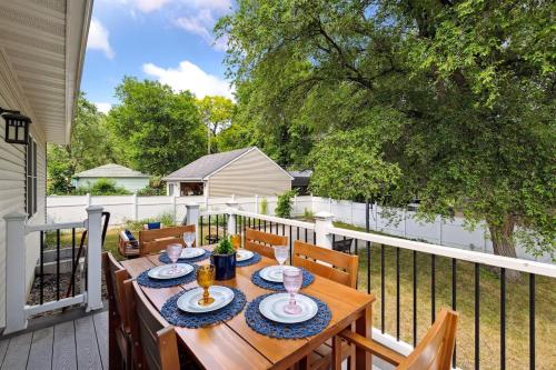 Terraza/balcón, Basketball Court, Pickleball, Karaoke, 6 Beds in Richfield Terraza/balcón, Basketball Court, Pickleball, Karaoke, 6 Beds in Richfield