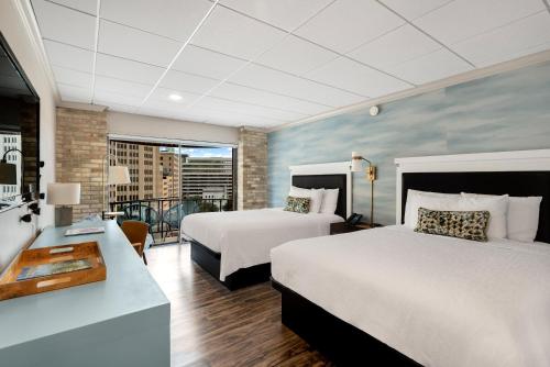 ริเวอร์วอล์ค พลาซา โฮเทล (Riverwalk Plaza Hotel) near ที่ว่าการรัฐสแปนนิช ริเวอร์วอล์ค พลาซา โฮเทล (Riverwalk Plaza Hotel) near ที่ว่าการรัฐสแปนนิช