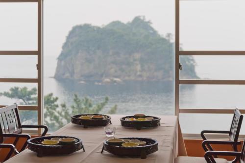 Ресторан, Ryokan Umibe no Kakure yu Seiryu in Идзу Ресторан, Ryokan Umibe no Kakure yu Seiryu in Идзу