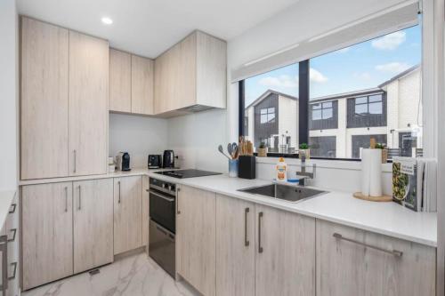 Oliver Oasis Wellington 2BR Retreat in อัพเปอร์ ฮัท Oliver Oasis Wellington 2BR Retreat in อัพเปอร์ ฮัท