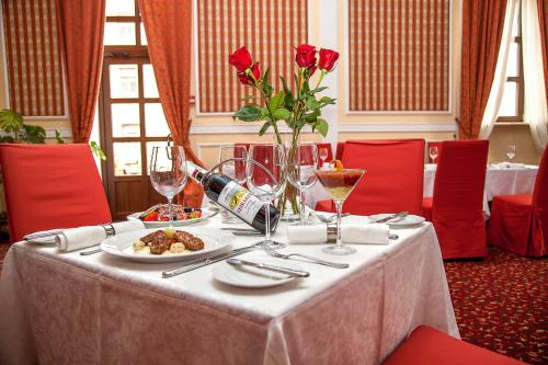 Restaurant, Optima Collection Kamianets-Podilskyi in Kamenets Podolskiy Restaurant, Optima Collection Kamianets-Podilskyi in Kamenets Podolskiy