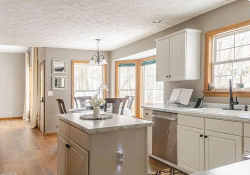Spacious 4BR Colonial with River Views & Family Charm in Barboursville (WV) Spacious 4BR Colonial with River Views & Family Charm in Barboursville (WV)