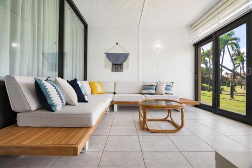 Külalistetuba, Otium Oceanfront Escape With Golf Views in Humacao Külalistetuba, Otium Oceanfront Escape With Golf Views in Humacao