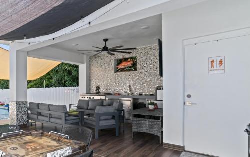 Perfect Location House in Miami Pool & Jacuzzi L43 in Westchester Perfect Location House in Miami Pool & Jacuzzi L43 in Westchester