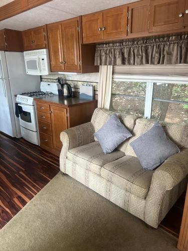 Lakefront RV Cottage in Parry Sound #3 in Parry Sound (ON) Lakefront RV Cottage in Parry Sound #3 in Parry Sound (ON)
