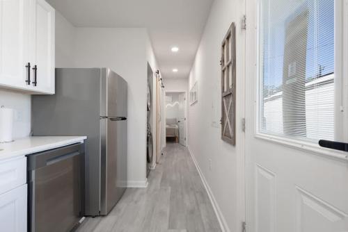Spacious Tiny Home By Airport-Free Prkng-Fast WiFi in Browns Mill Park Spacious Tiny Home By Airport-Free Prkng-Fast WiFi in Browns Mill Park