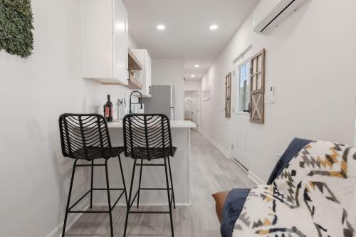 Spacious Tiny Home By Airport-Free Prkng-Fast WiFi in Browns Mill Park Spacious Tiny Home By Airport-Free Prkng-Fast WiFi in Browns Mill Park