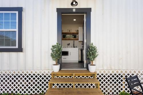 Spacious Tiny Home By Airport-Free Prkng-Fast WiFi in Browns Mill Park Spacious Tiny Home By Airport-Free Prkng-Fast WiFi in Browns Mill Park