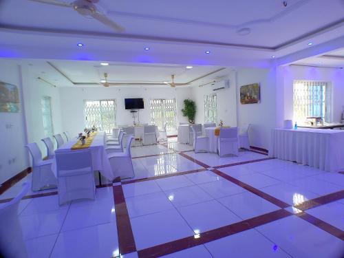 Ресторант, Park Springs Hotel in Кейп Коуст Ресторант, Park Springs Hotel in Кейп Коуст