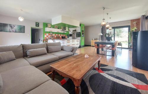 Gorgeous Home In Coursac in Montrem Gorgeous Home In Coursac in Montrem