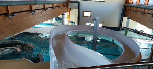 Apartmán C409 v areálu Wellness hotelu Frymburk (Apartman C409 v arealu Wellness hotelu Frymburk) in 弗林布爾克 Apartmán C409 v areálu Wellness hotelu Frymburk (Apartman C409 v arealu Wellness hotelu Frymburk) in 弗林布爾克