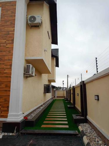 Varanda/terraço, Havana Luxury Hotel and Suites in Benin City Varanda/terraço, Havana Luxury Hotel and Suites in Benin City