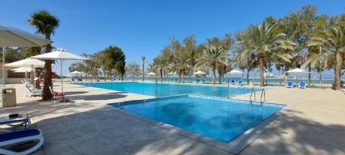 Swimming pool, Dhafra Beach hotel in Jebel Dhanna Swimming pool, Dhafra Beach hotel in Jebel Dhanna