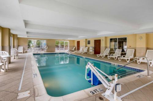 Swimming pool, Comfort Suites Seaford in Seaford (DE) Swimming pool, Comfort Suites Seaford in Seaford (DE)