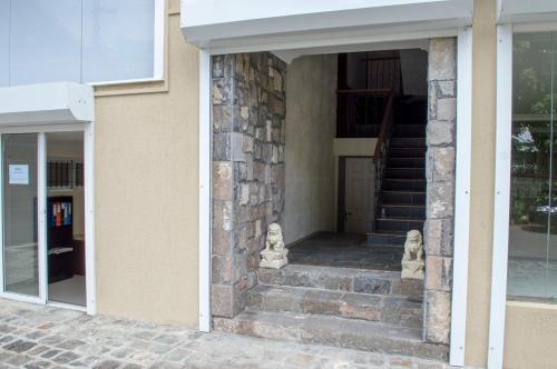 This photo about Vintage Lodge shared on HyHotel.com