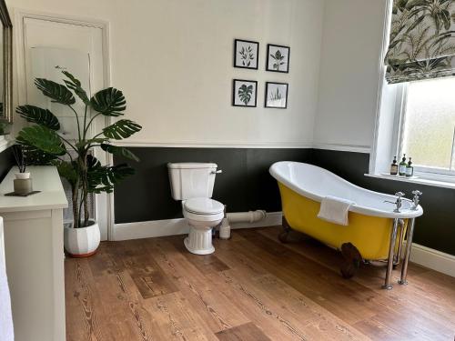 Bathroom, Thorpe House - Fylingthorpe in Robin Hood's Bay Bathroom, Thorpe House - Fylingthorpe in Robin Hood's Bay