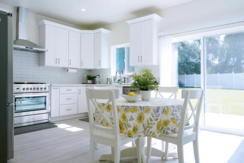 Newly built vacation home with large backyard in Diamond Bar (CA) Newly built vacation home with large backyard in Diamond Bar (CA)