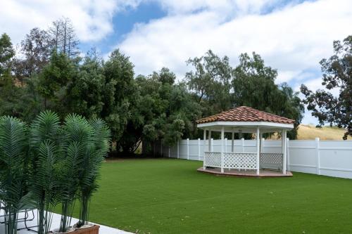 Newly built vacation home with large backyard in Diamond Bar (CA) Newly built vacation home with large backyard in Diamond Bar (CA)